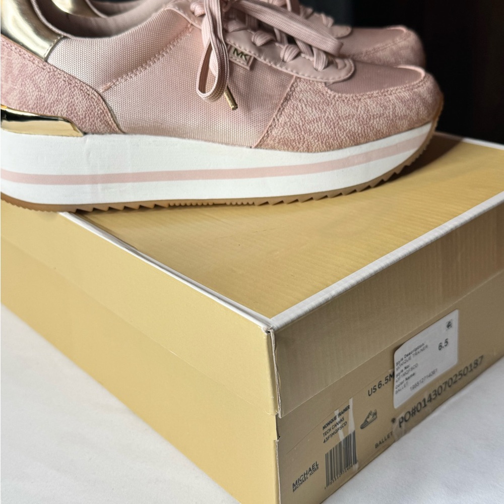 Michael Kors Monique Trainer Ballet Pink Sneakers Gold Trim NIB 6.5 - Picture 5 of 14